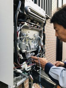 凍結により故障していたガス給湯器の修理 | 株式会社クサネン｜滋賀県